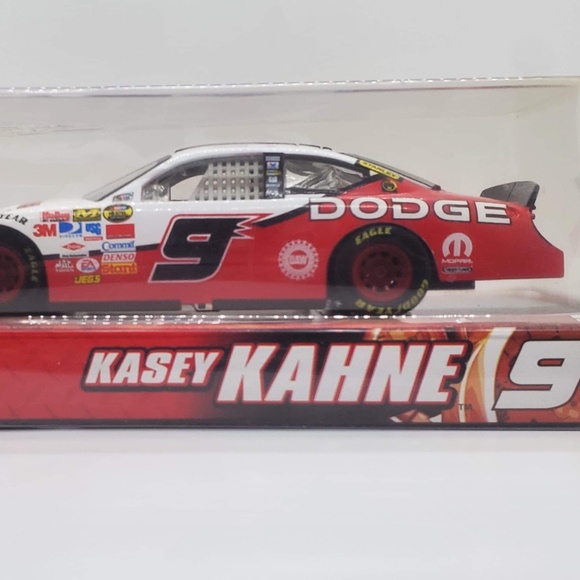 Kasey Kahne 1:24 Die Cast Dodge Challenger Winners Circle - Picture 5 of 9